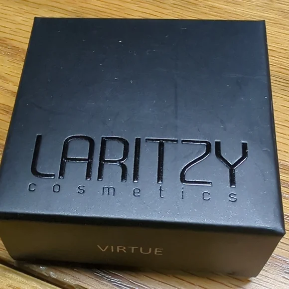 Laritzy Cream Highlighter - Picture 3 of 8